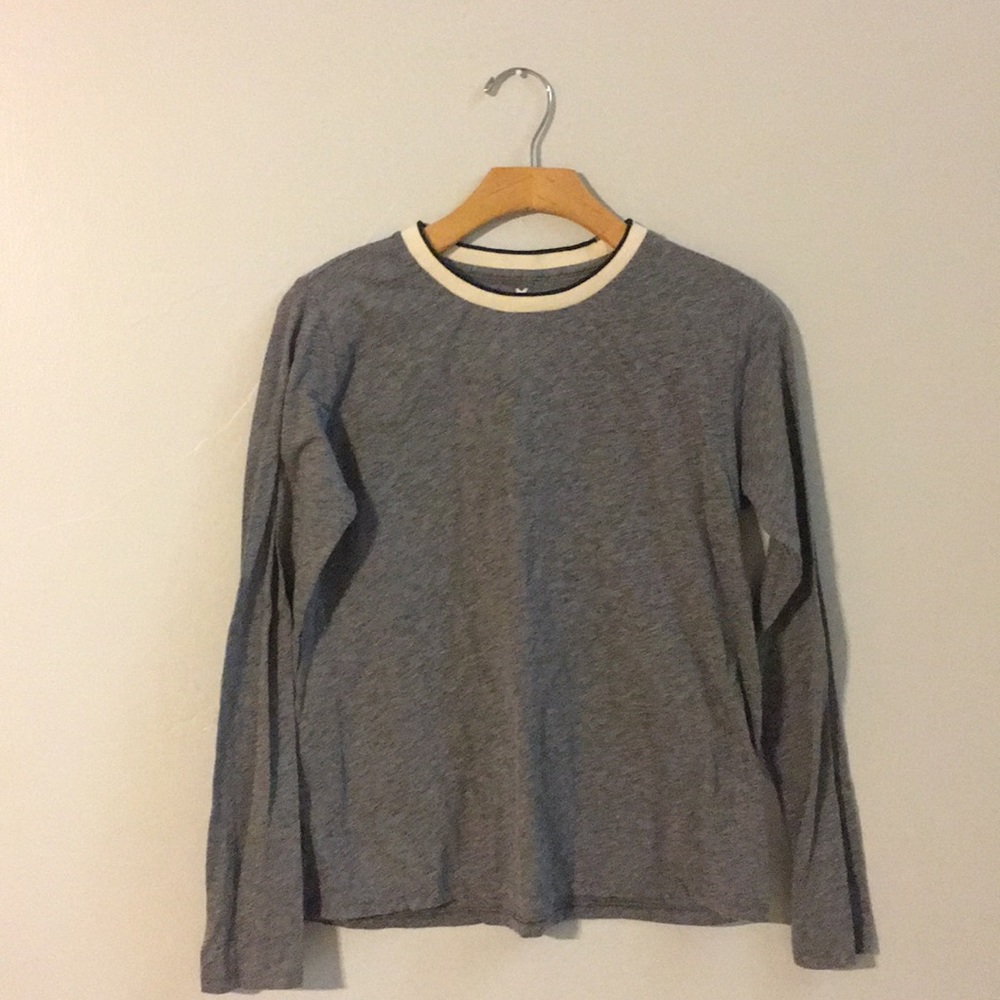 Velvet By Graham & Spencer long sleeves gray tee